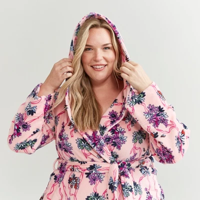 Vera Bradley Women's Fleece Plush Fleece Robe 3 Vera Bradley Women's Fleece Plush Fleece Robe - Image 3