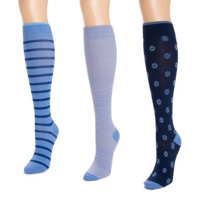 MUK LUKS Women's 2 Pair Pack Compression Socks 3 MUK LUKS Women's 2 Pair Pack Compression Socks - Image 3