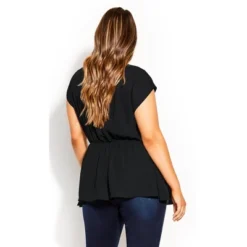 Women's Plus Size Simple Twist Top - Black | CITY CHIC