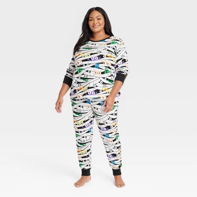 Women's Glow-In-The-Dark Mummy Halloween Matching Family Pajama Set - Hyde & EEK! Boutique™ White 5 Women's Glow-In-The-Dark Mummy Halloween Matching Family Pajama Set - Hyde & EEK! Boutique™ White - Image 5