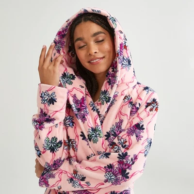 Vera Bradley Women's Fleece Plush Fleece Robe 2 Vera Bradley Women's Fleece Plush Fleece Robe - Image 2