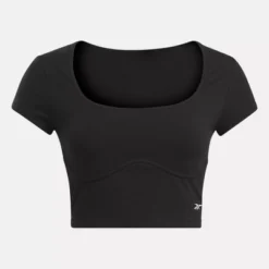 Reebok Classics Wide T-Shirt 8 Reebok Classics Wide T-Shirt -Women Clothing Shop GUEST 9fa694e2 d264 4ecc 94c8 52b967ae48e0