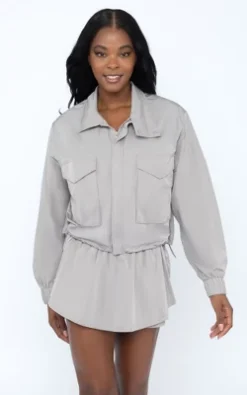 Yogalicious Radiant Commuter Woven Cropped Windbreaker With Front Patch Pockets -Women Clothing Shop GUEST a9d16027 5e18 42b0 93d8 648395f6a24b