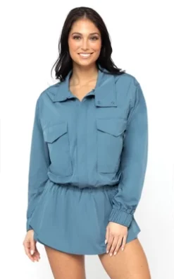 Yogalicious Radiant Commuter Woven Cropped Windbreaker With Front Patch Pockets -Women Clothing Shop GUEST ec53833e 3d1f 49ea 940d 3c8c3729fac5